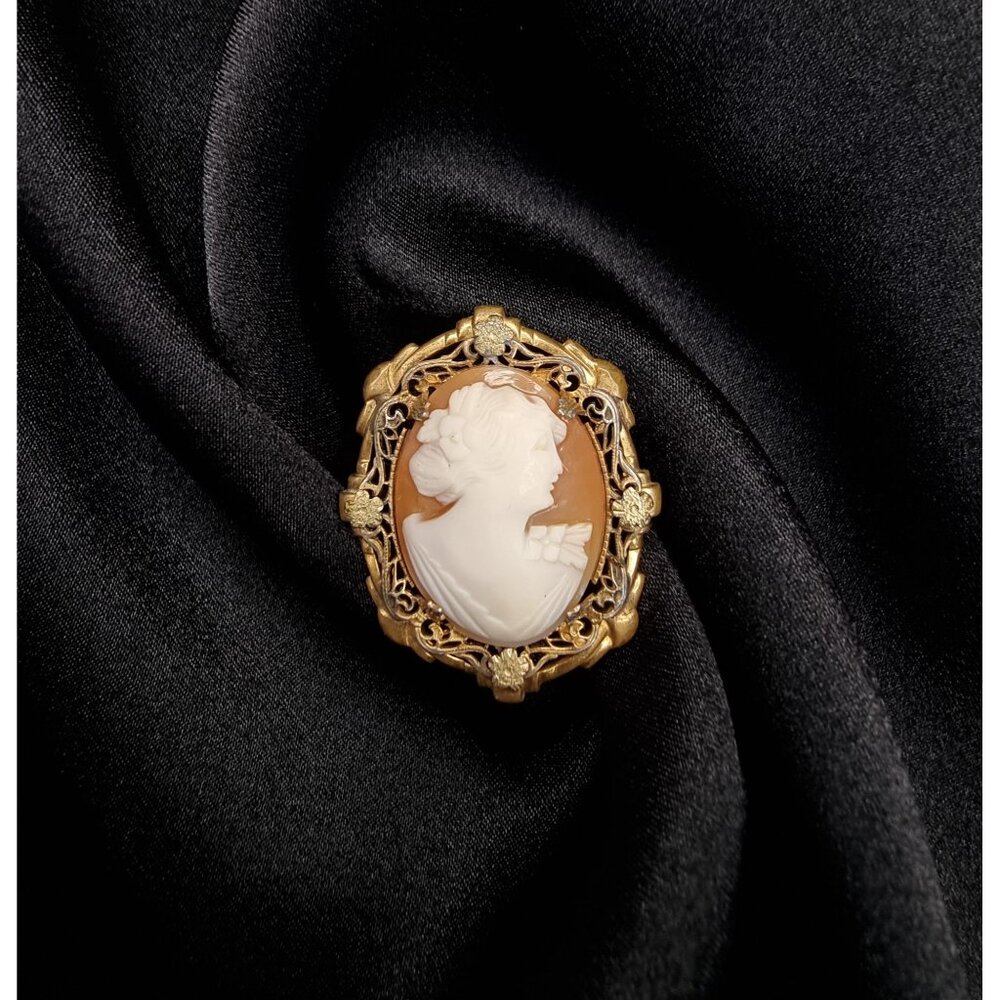 Antique Vintage Shell Cameo Brooch Portrait Elegant Victorian Style Jewelry